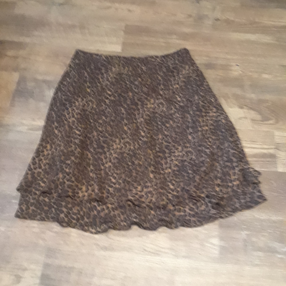 Ladies leopard print skirt